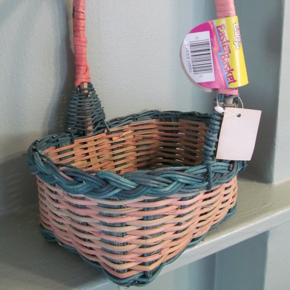 Vintage NWT 80s Dudley's Basket ~ Rattan Woven Wicker w/ Handle ~ Green & Pink - Picture 7 of 14